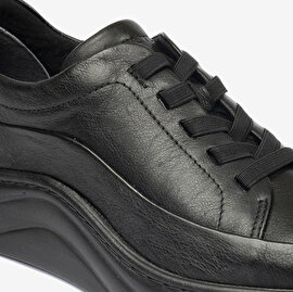 Kadın Siyah Hakiki Deri Sneaker Ayakkabı 4Y2FA59052-5